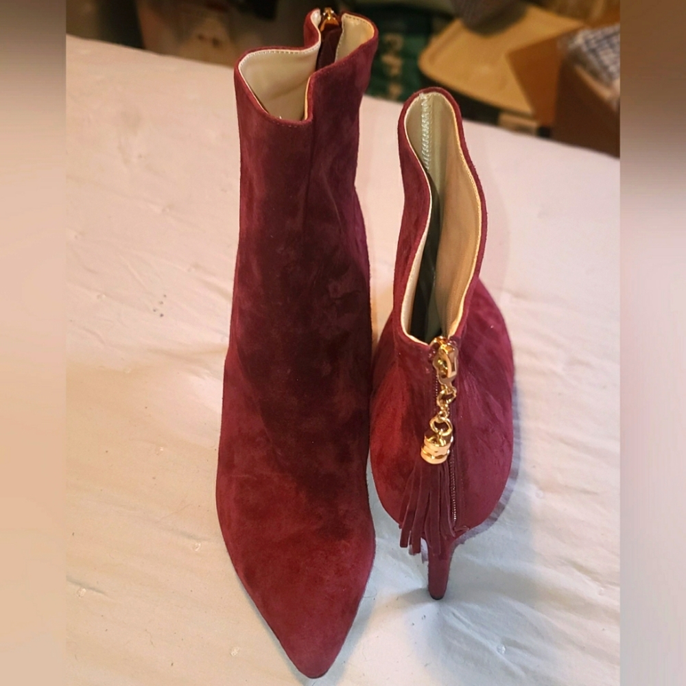 Stunning Things II Come Booties! by Sherwin Mahoney